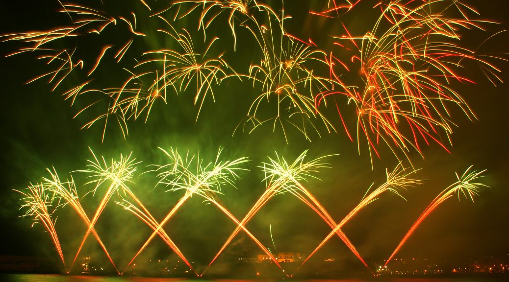 EASTBOURNE INTERNATIONAL AIRSHOW FEATURING FIREWORKS