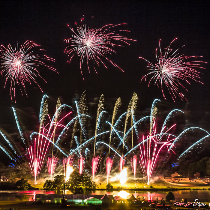 HOW TO PHOTOGRAPH FIREWORKS WITH YOUR SMART PHONE