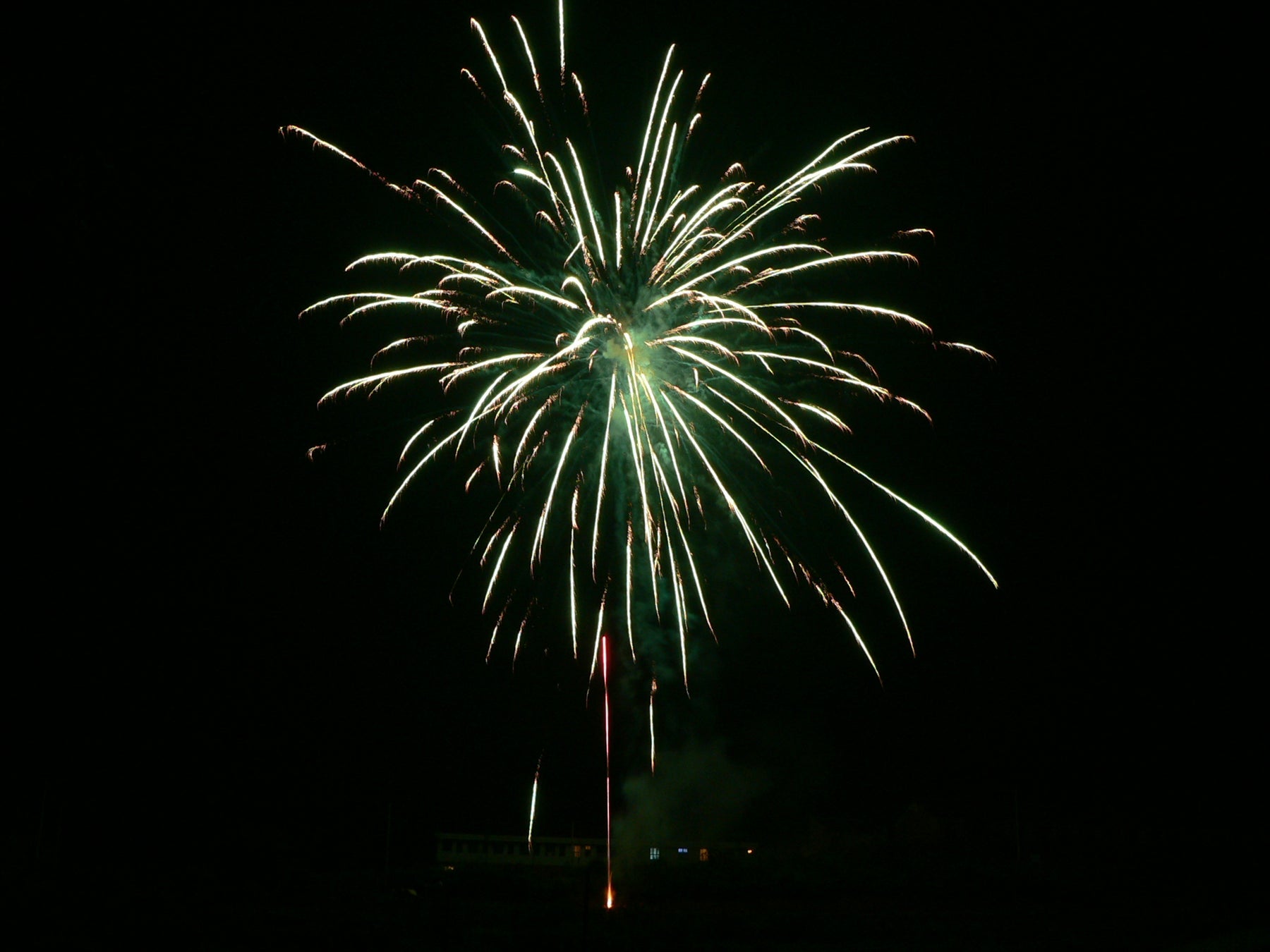 Live Fireworks Video From Thames Festival 2009