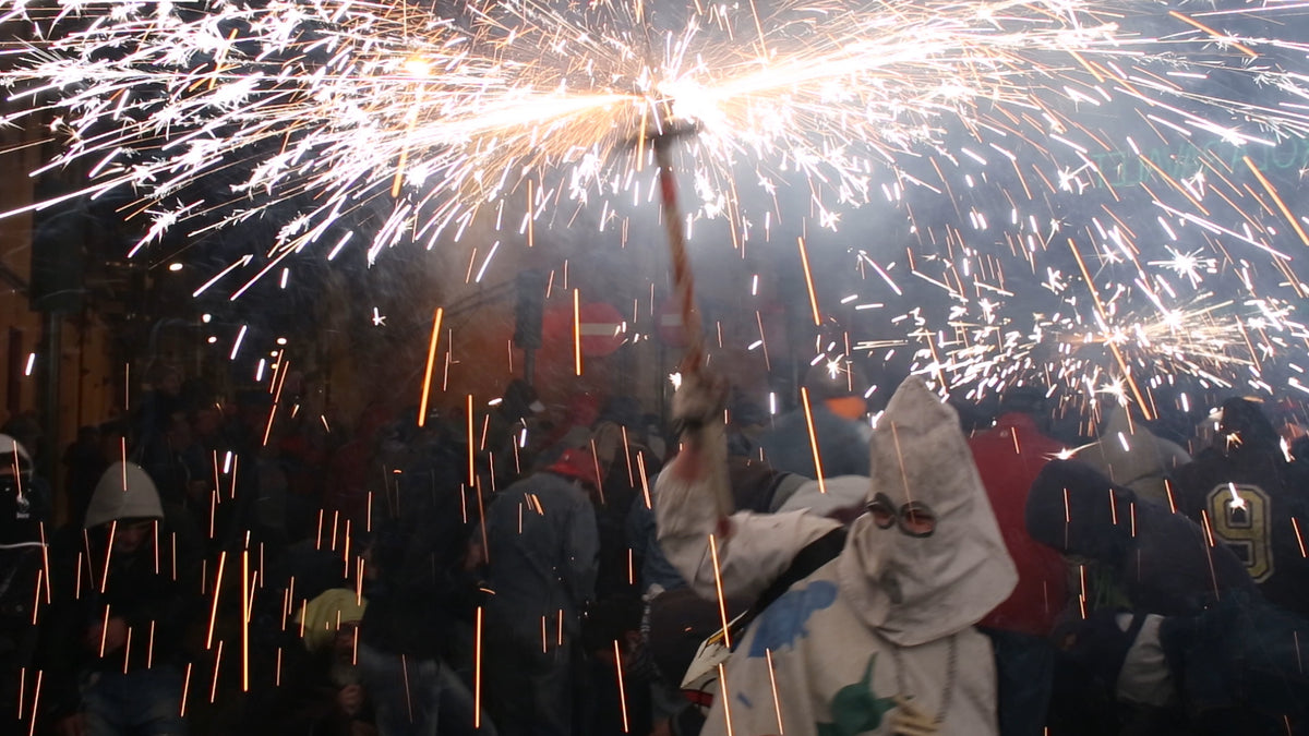 Michael Jackson Statue on Fire - Las Fallas — Epic Fireworks